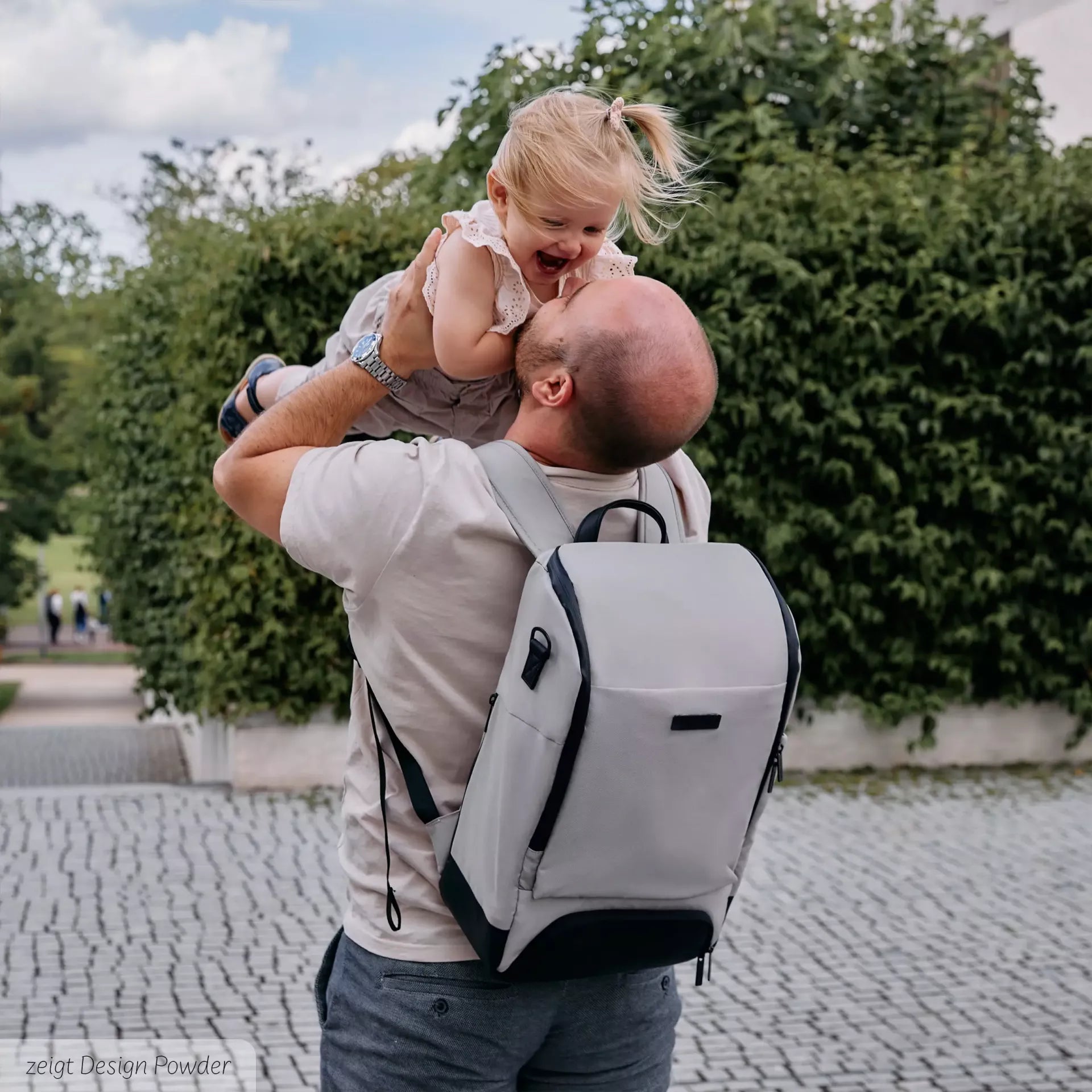 Changing Backpack | Tour